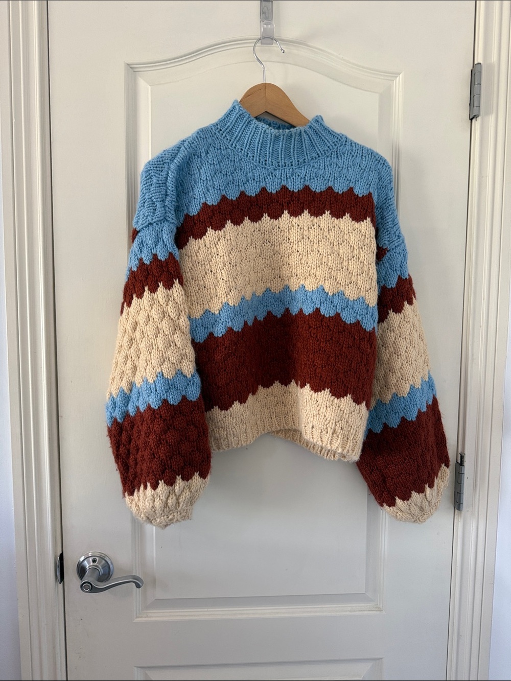 Cozy Scallop-Stripe Chunky Knit Sweater - Blue, Cream & Brown